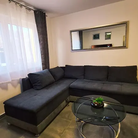 Porto Stella شقة